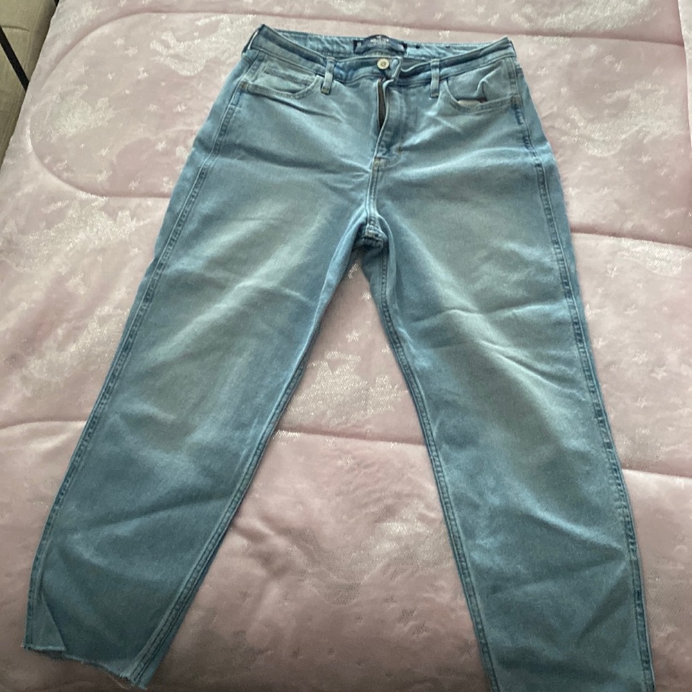 Hollister size 9S mom jean